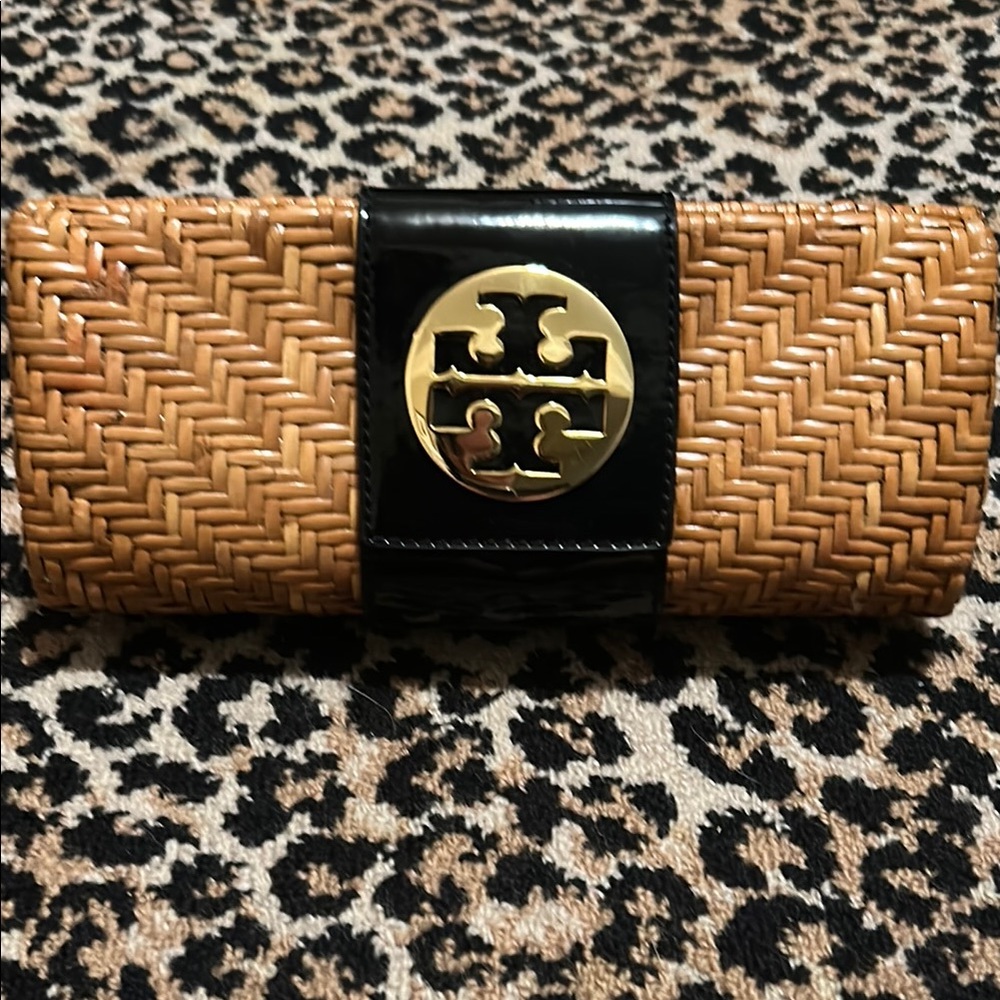 Tory Burch Black Patent Leather Rattan Gold Reva Clutch Purse Handbag